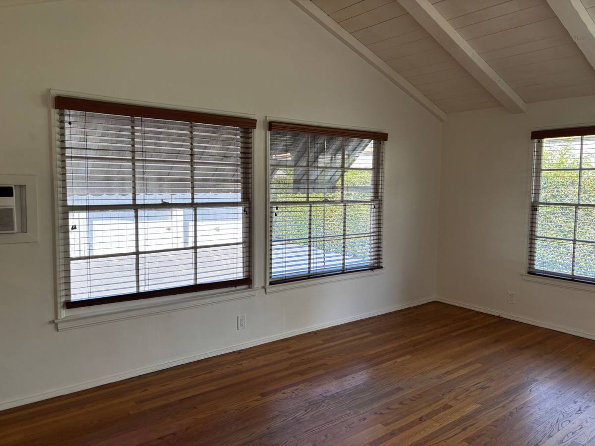 Apartment for rent at 5069-5071 Kester Ave, Sherman Oaks, CA 91403