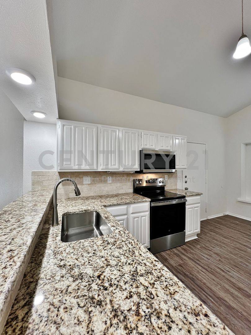 House for rent at 1028 Whitewater Trail, Desoto, TX 75115