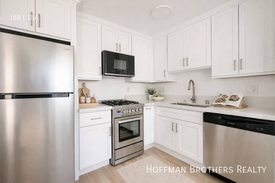 Apartment for rent at 1550 2nd Ave #5, Los Angeles, CA 90019