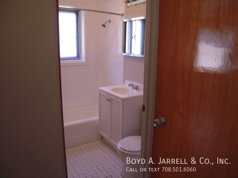 Apartment for rent at 954 E 84th Place #3 Ga, Chicago, IL 60619