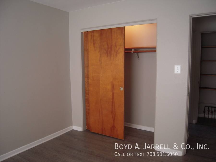 Apartment for rent at 954 E 84th Place #3 Ga, Chicago, IL 60619