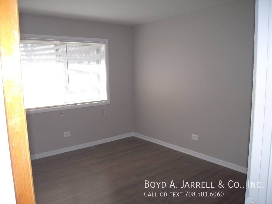 Apartment for rent at 954 E 84th Place #3 Ga, Chicago, IL 60619