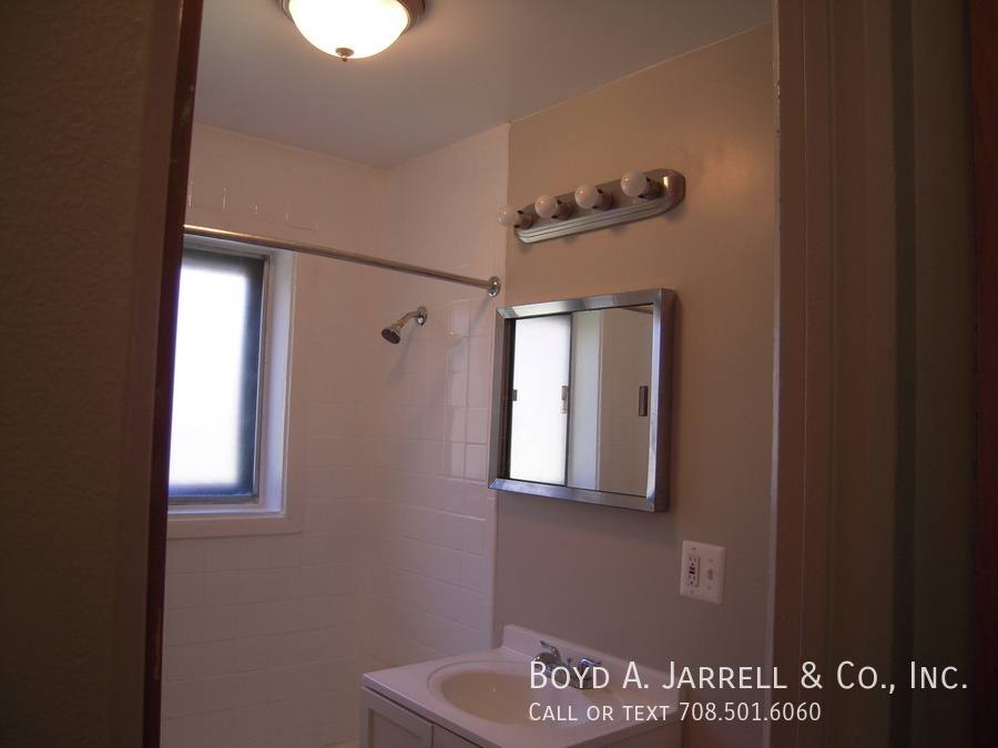Apartment for rent at 954 E 84th Place #3 Ga, Chicago, IL 60619