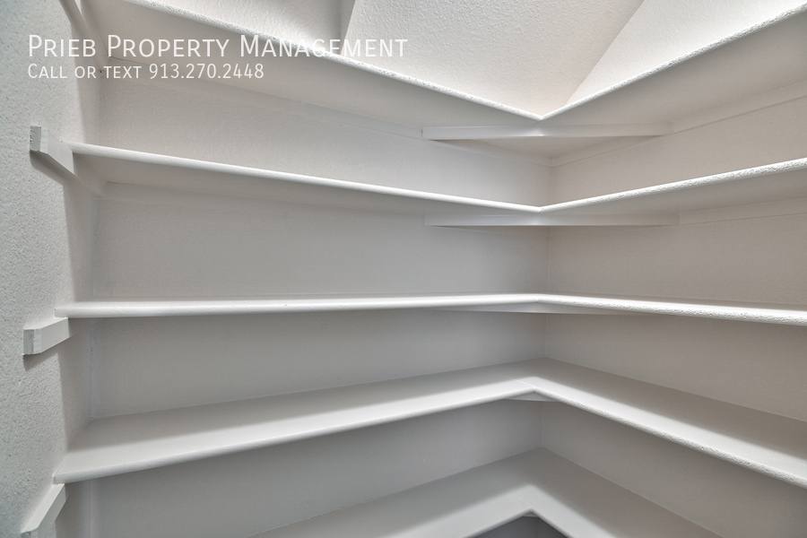 Townhouse for rent at 22161 W 124th Place #BUILDING 6, Olathe, KS 66061