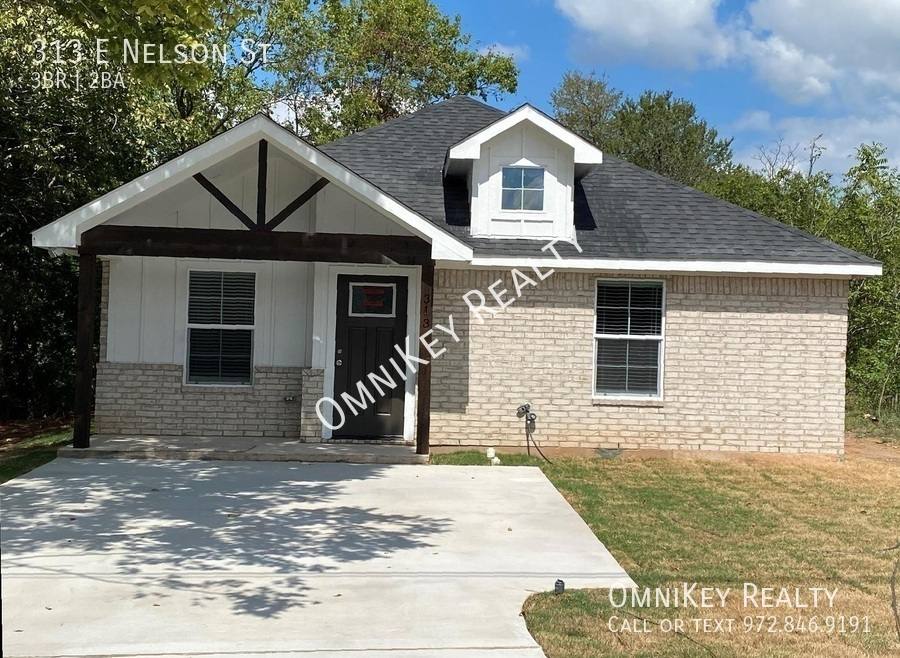 House for rent at 313 E Nelson St, Denison, TX 75021
