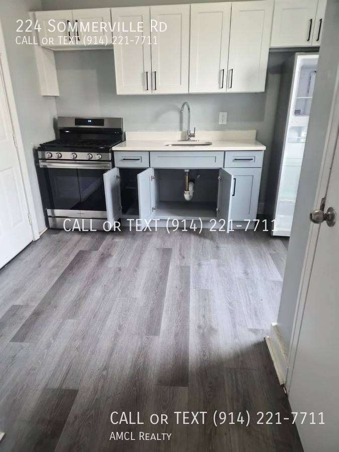 Apartment for rent at 224 Sommerville Rd, Yonkers, NY 10703
