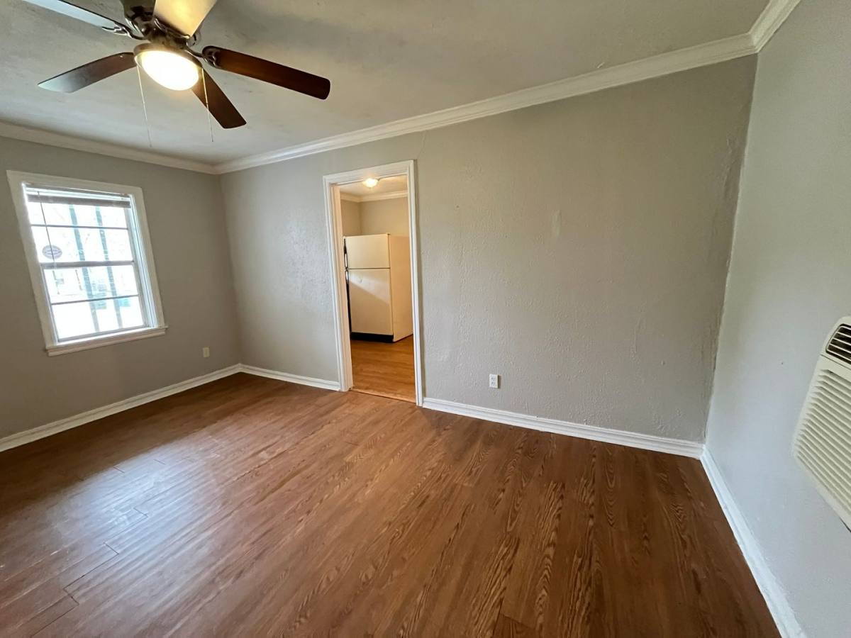 House for rent at 313 W Peach St, Oklahoma City, OK 73110