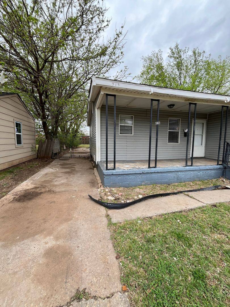 House for rent at 313 W Peach St, Oklahoma City, OK 73110