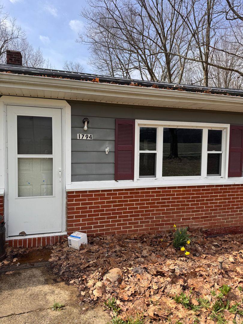 Apartment for rent at 1790-1794 Rutledge Rd, Transfer, PA 16154
