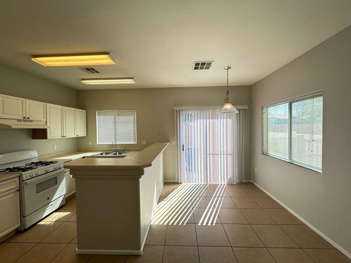 Townhouse for rent at 9312 Straw Hays St, Las Vegas, NV 89178