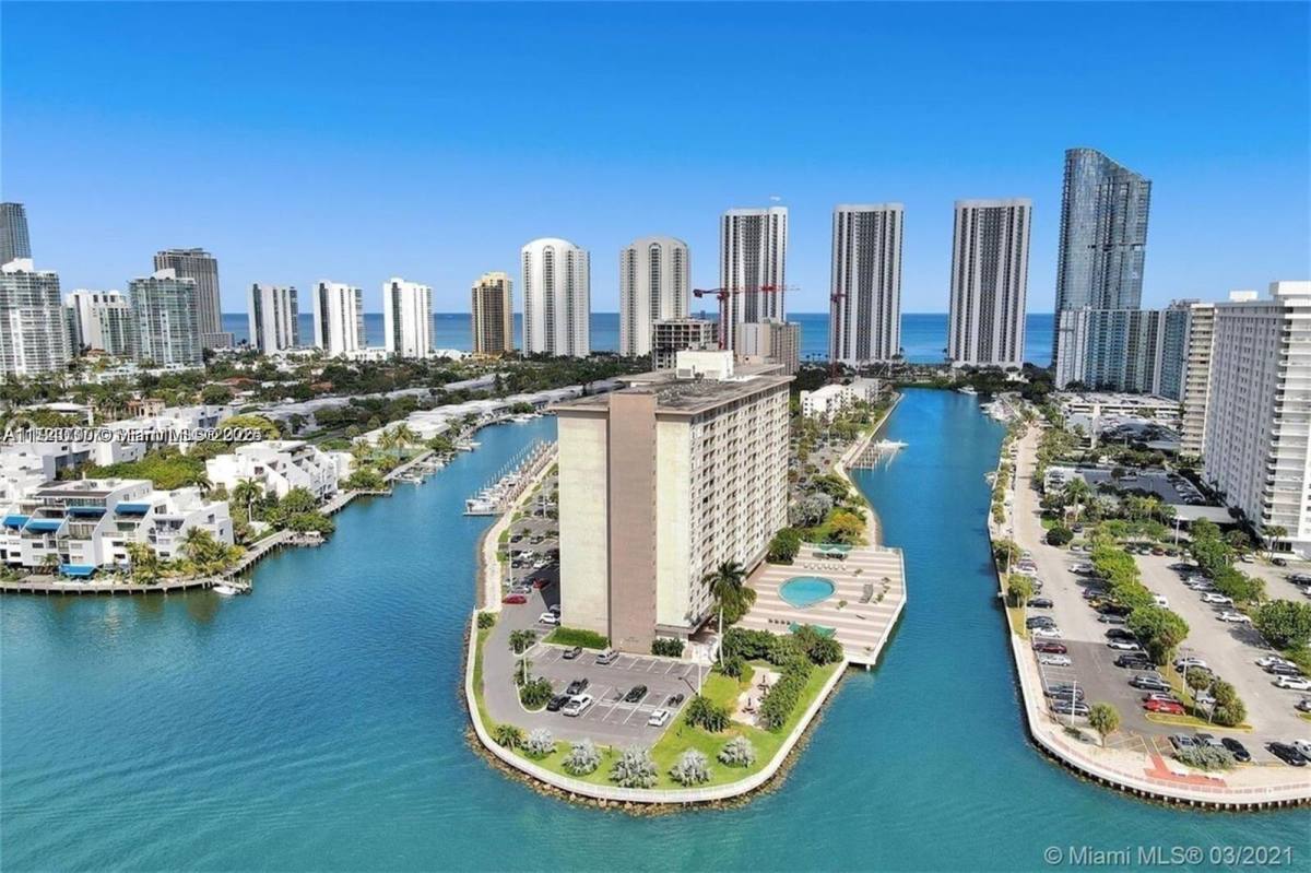 Apartment for rent at 400 Kings Point Dr #503, North Miami Beach, FL 33160