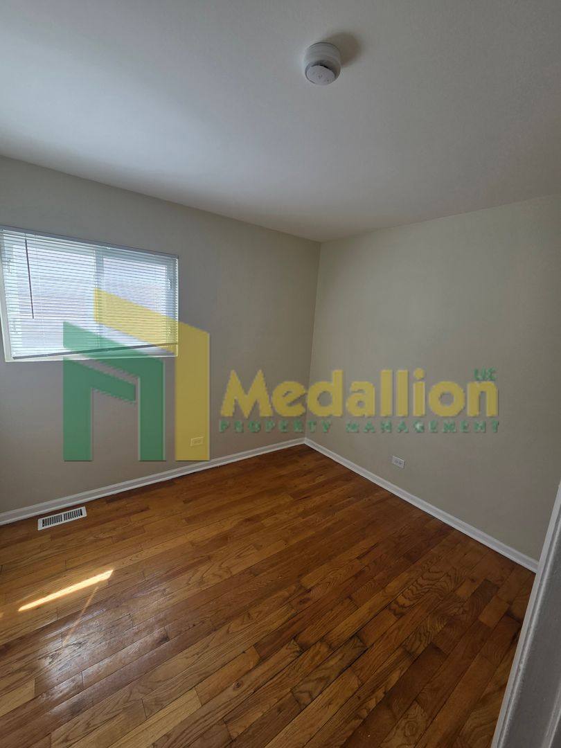 House for rent at 10637 S Cottage Grove Ave, Chicago, IL 60628