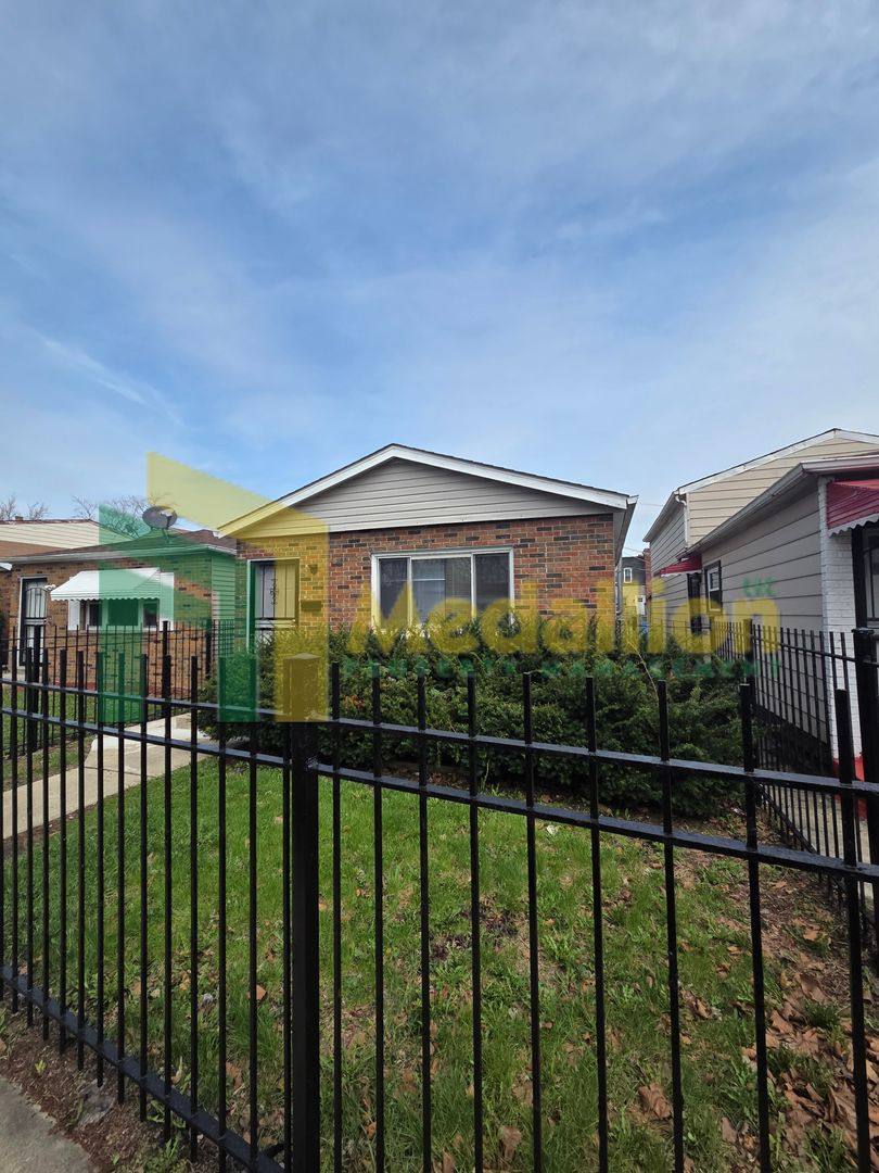House for rent at 10637 S Cottage Grove Ave, Chicago, IL 60628