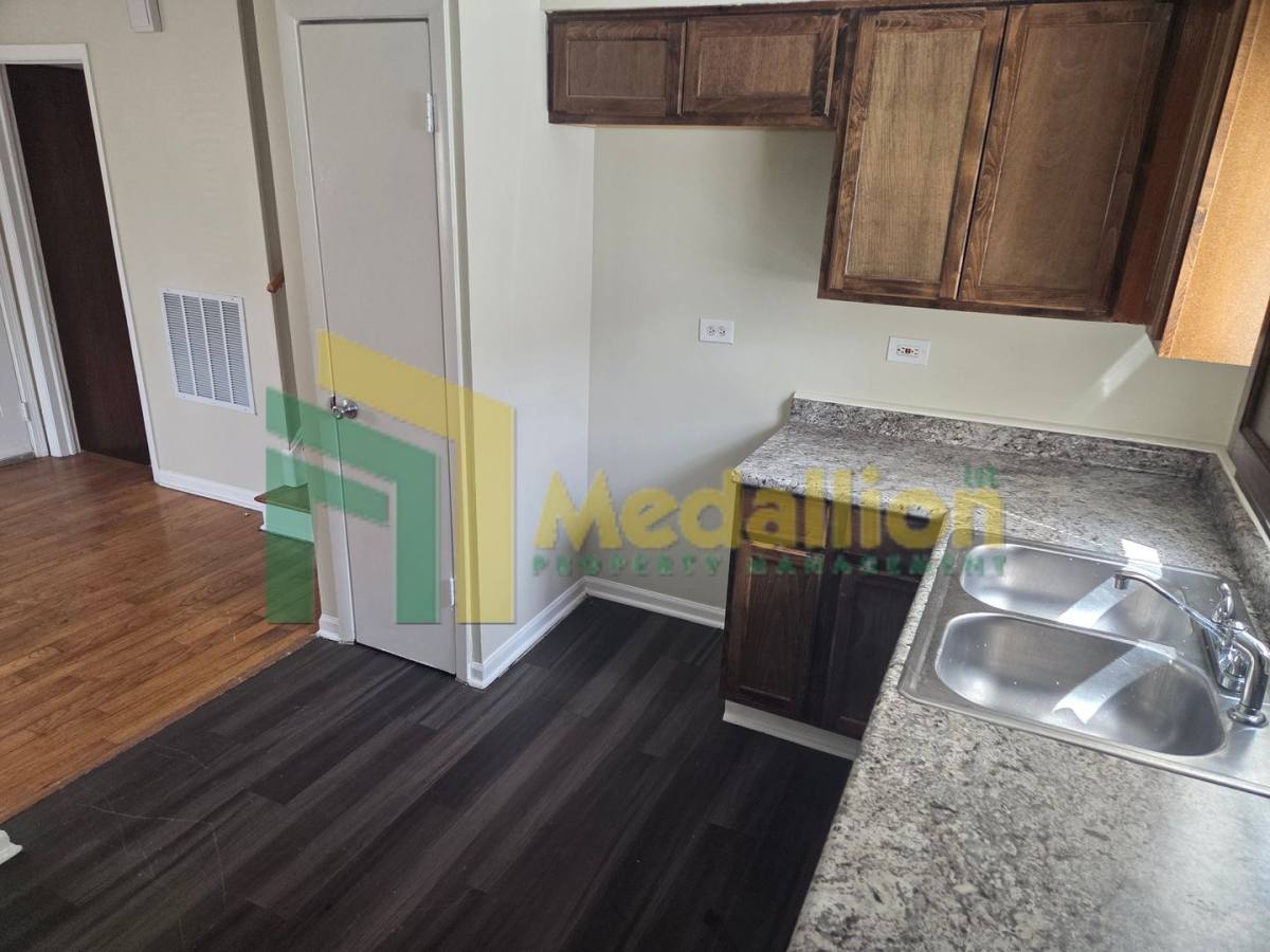House for rent at 10637 S Cottage Grove Ave, Chicago, IL 60628
