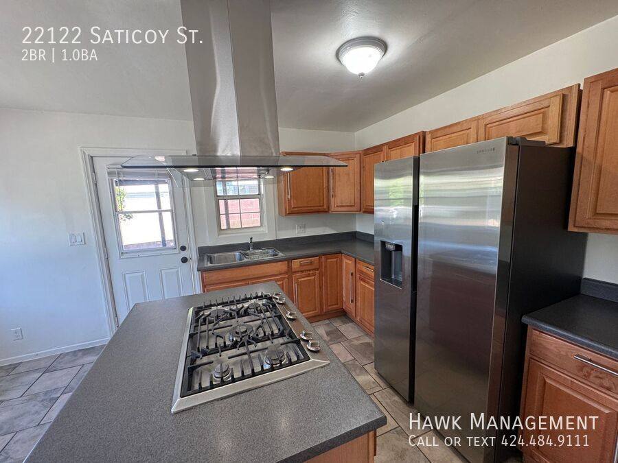 Apartment for rent at 22122 Saticoy St, Canoga Park, CA 91303