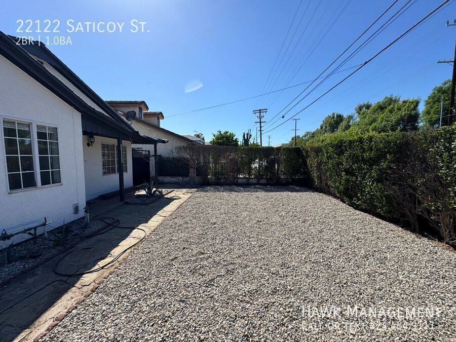 Apartment for rent at 22122 Saticoy St, Canoga Park, CA 91303