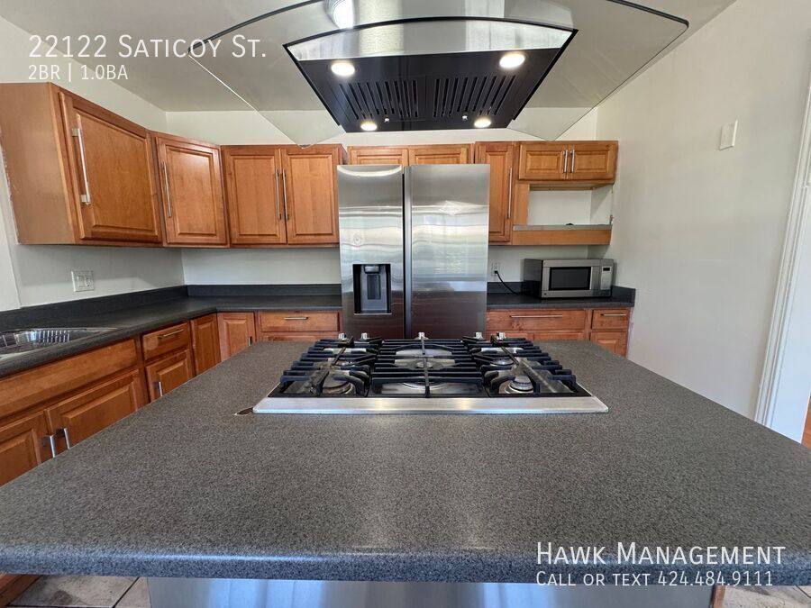 Apartment for rent at 22122 Saticoy St, Canoga Park, CA 91303