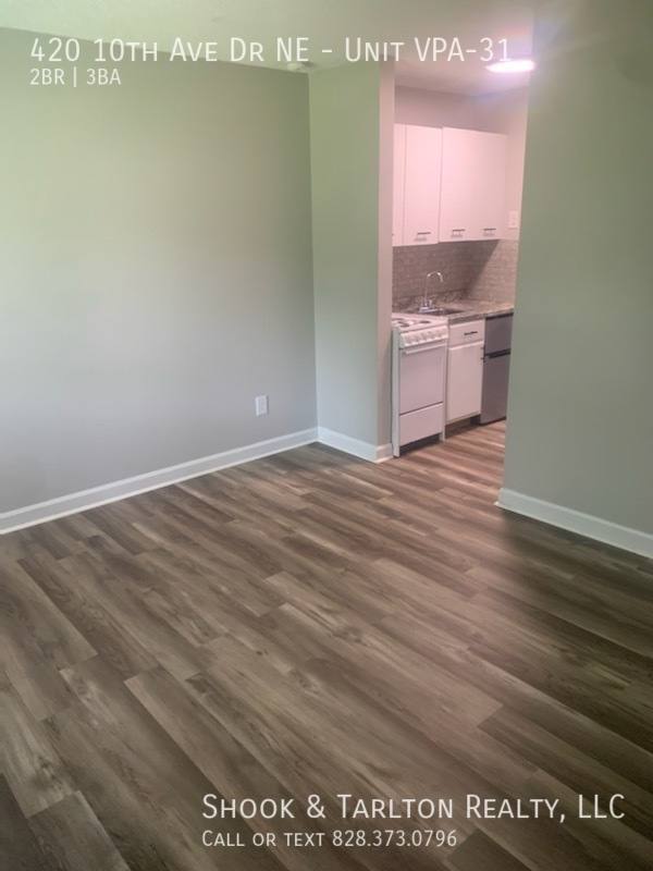 Townhouse for rent at 420 10th Ave Dr NE #31, Hickory, NC 28601