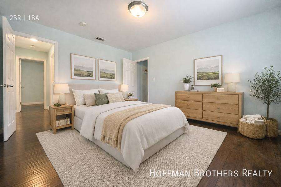 Apartment for rent at 806 N Las Palmas Ave, Los Angeles, CA 90038