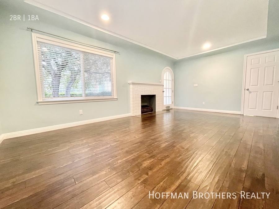 Apartment for rent at 806 N Las Palmas Ave, Los Angeles, CA 90038