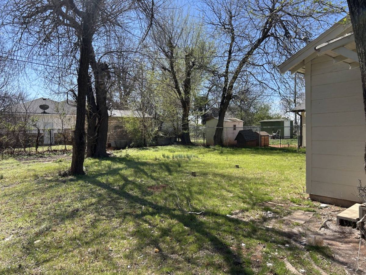 House for rent at 1438 NE 27th St, Oklahoma City, OK 73111
