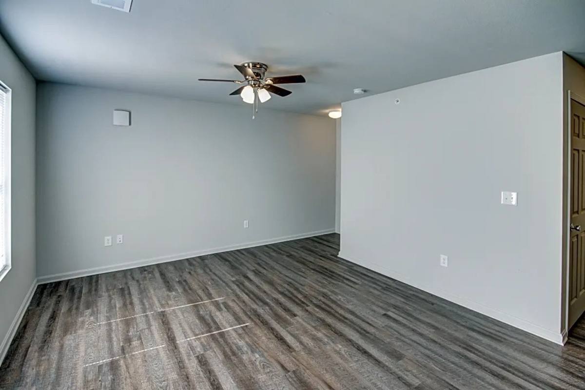 Apartment for rent at 220 W Garfield Ave, Princeton, IN 47670
