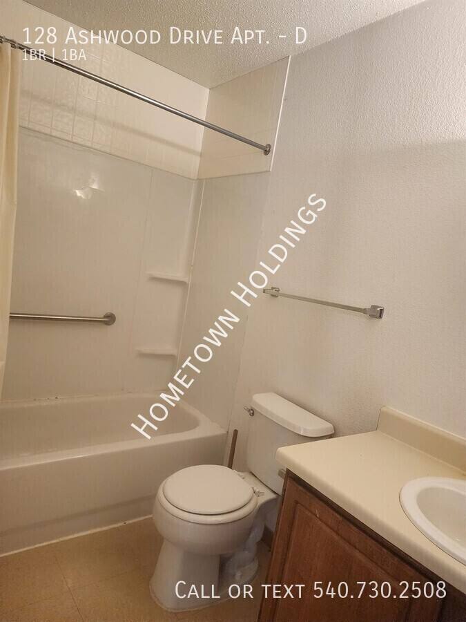 Apartment for rent at 128 Ashwood Dr #D, Tazewell, VA 24651