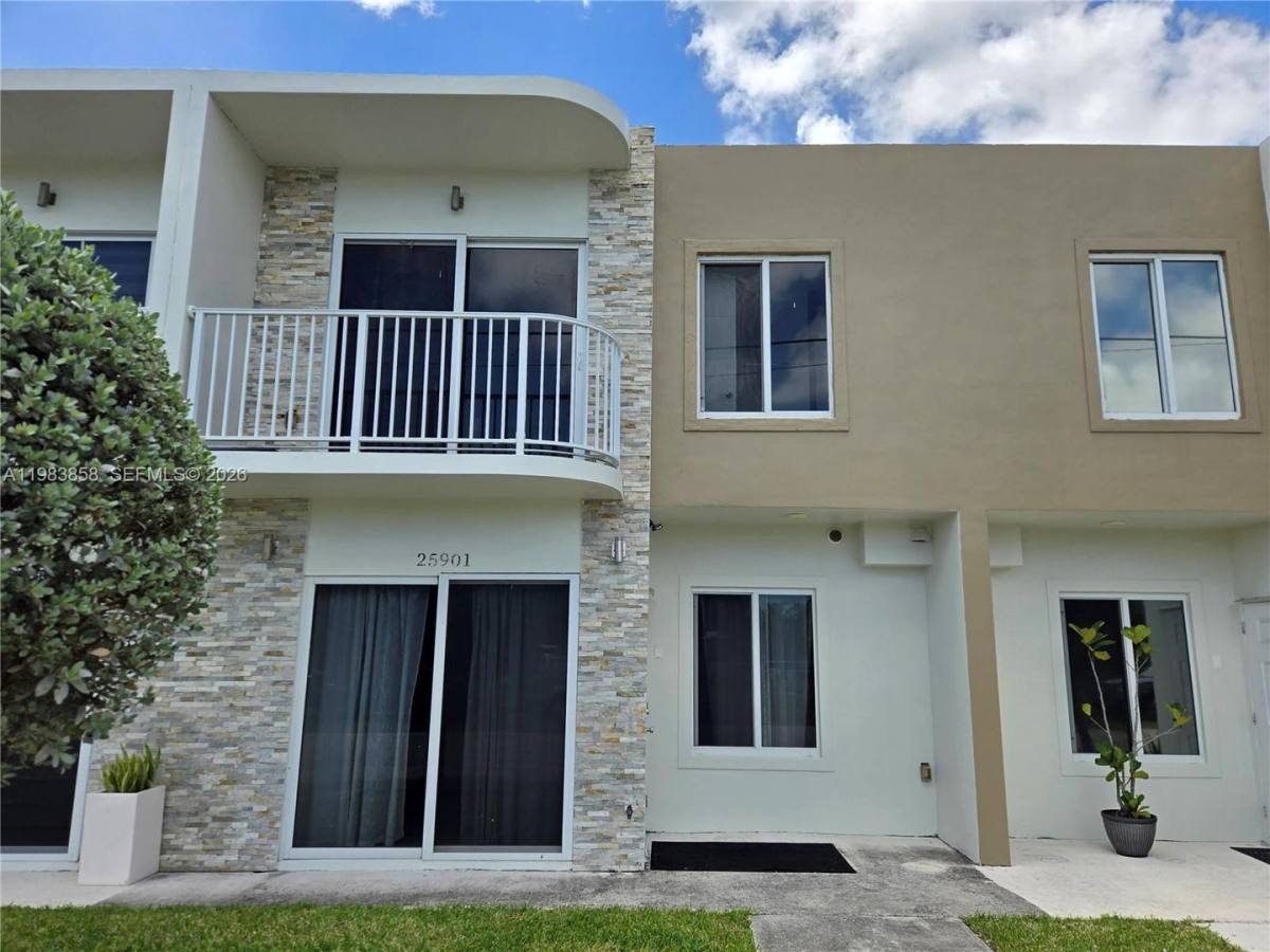 Townhouse for rent at 25901 SW 139th Court, Homestead, FL 33032