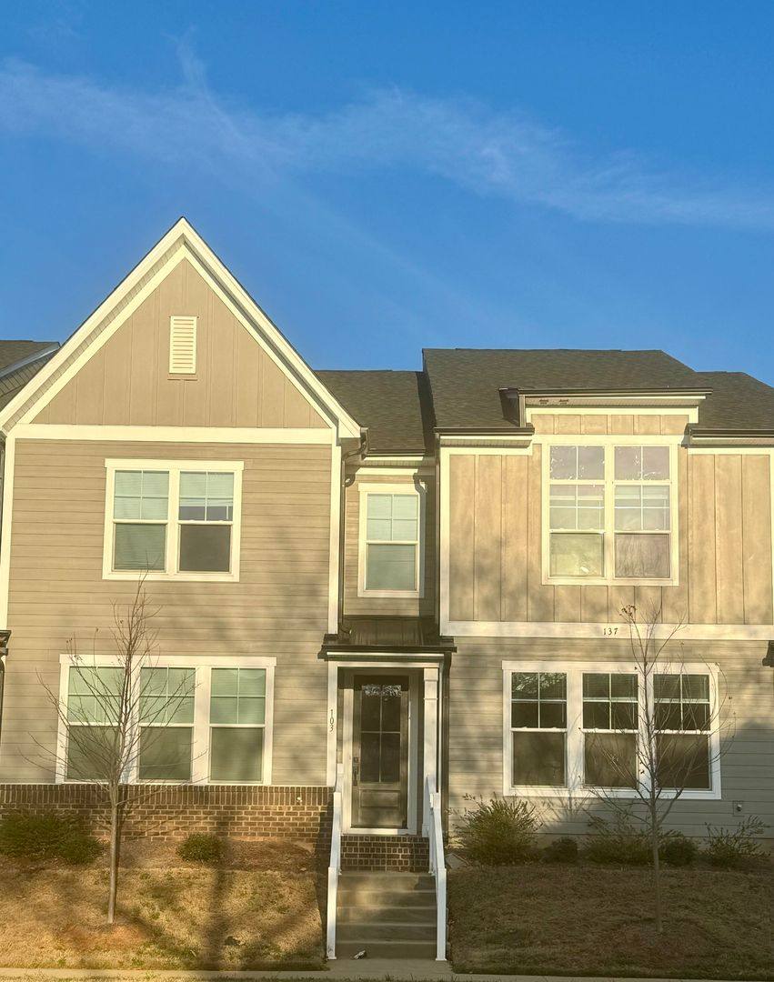 Townhouse for rent at 137 Carriage Club #103, Mooresville, NC 28117