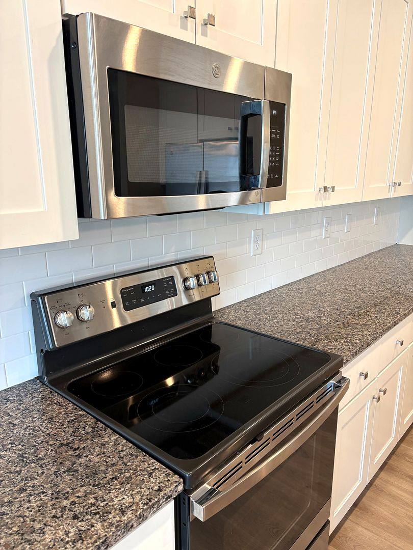 Townhouse for rent at 137 Carriage Club #103, Mooresville, NC 28117