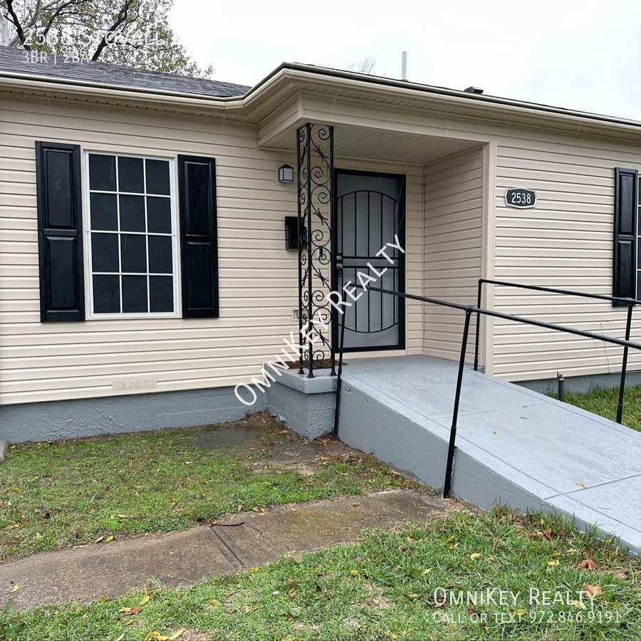 Apartment for rent at 2538 Stovall Dr, Dallas, TX 75216