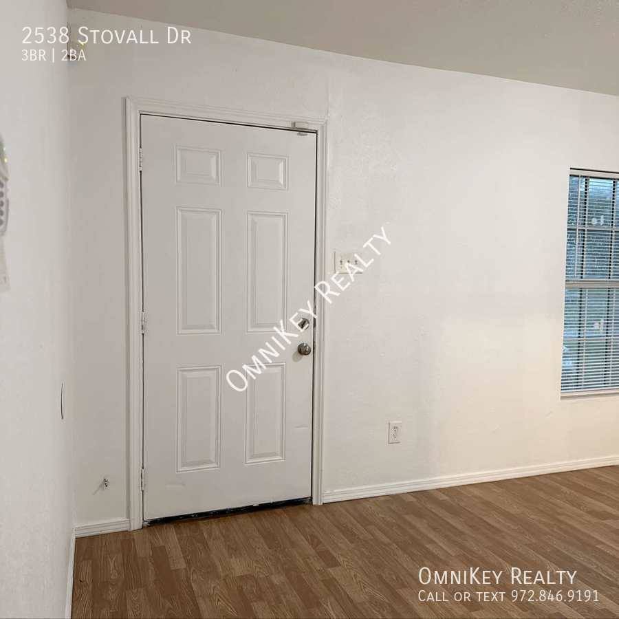 Apartment for rent at 2538 Stovall Dr, Dallas, TX 75216