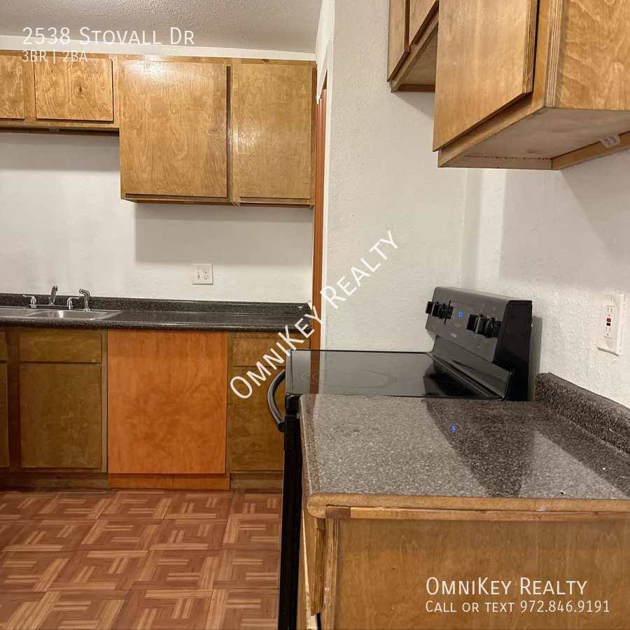 Apartment for rent at 2538 Stovall Dr, Dallas, TX 75216