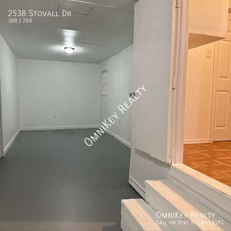 Apartment for rent at 2538 Stovall Dr, Dallas, TX 75216