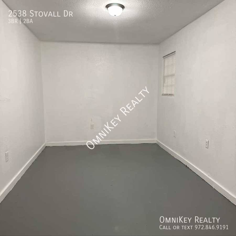 Apartment for rent at 2538 Stovall Dr, Dallas, TX 75216