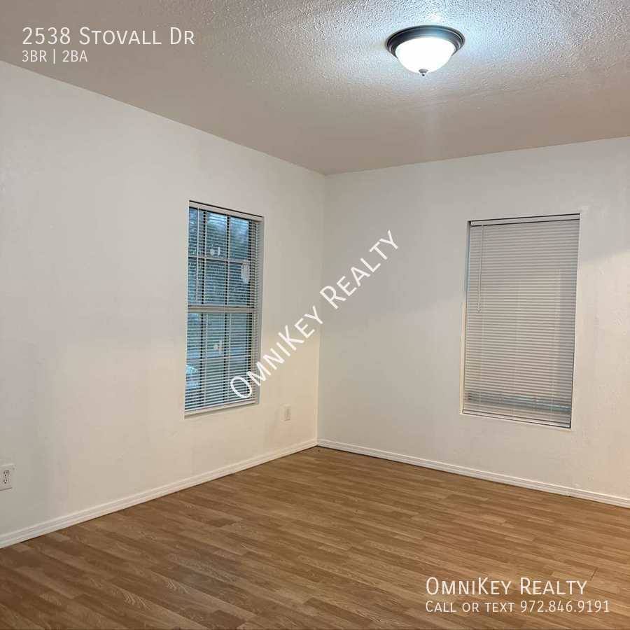 Apartment for rent at 2538 Stovall Dr, Dallas, TX 75216