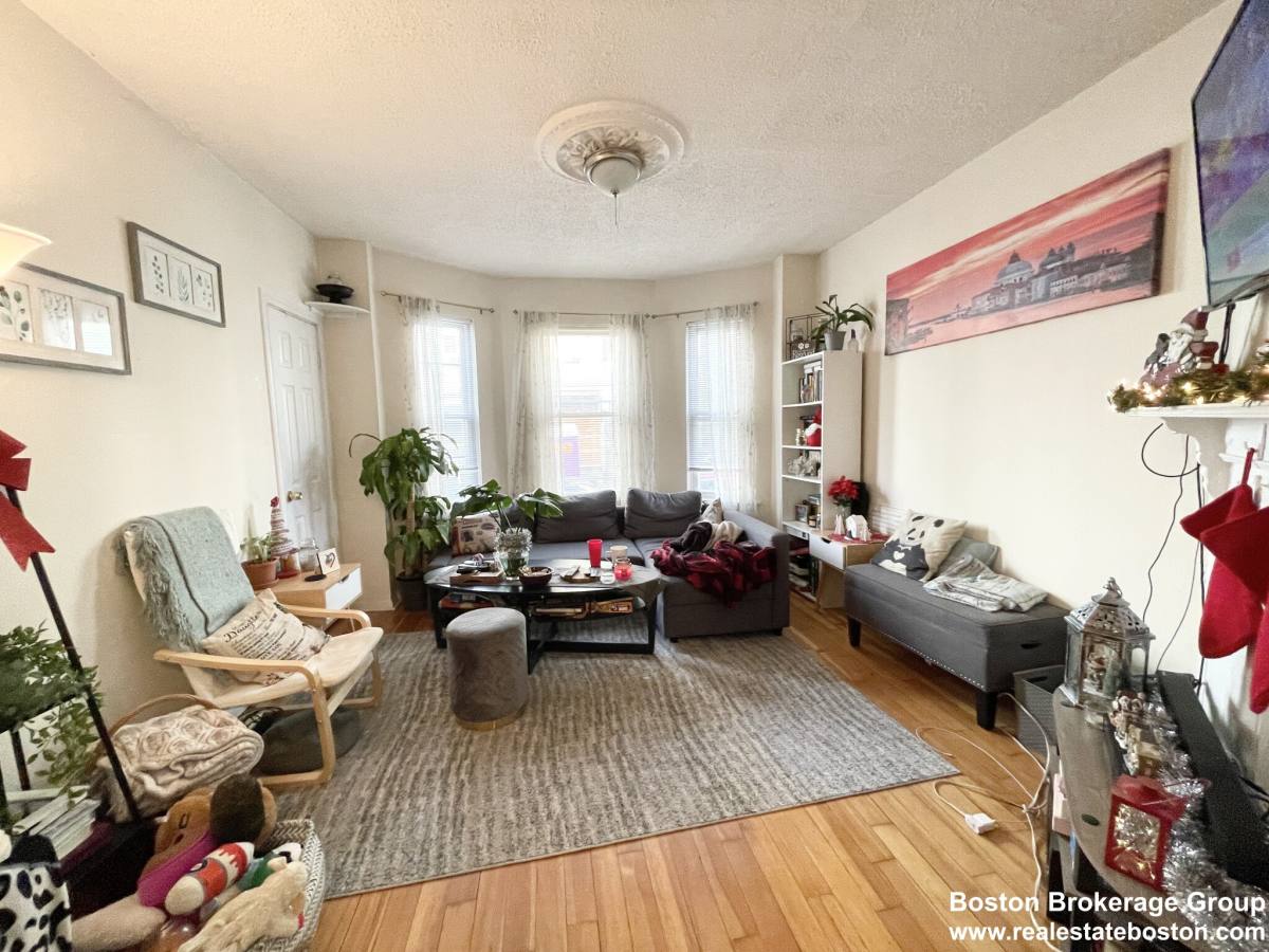Apartment for rent at 20 Howell St #1, Dorchester, MA 02125
