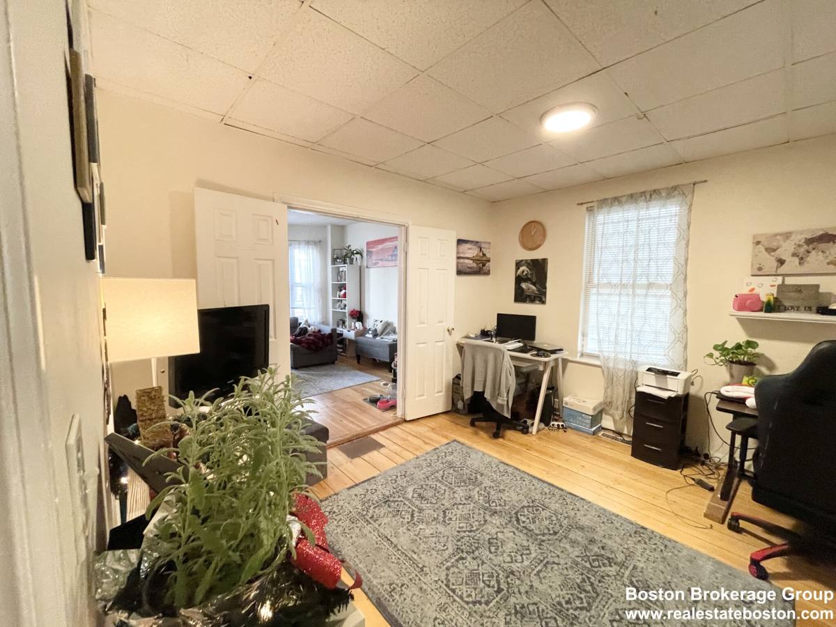 Apartment for rent at 20 Howell St #1, Dorchester, MA 02125