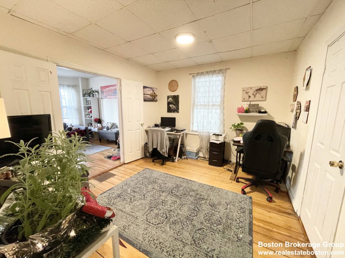 Apartment for rent at 20 Howell St #1, Dorchester, MA 02125