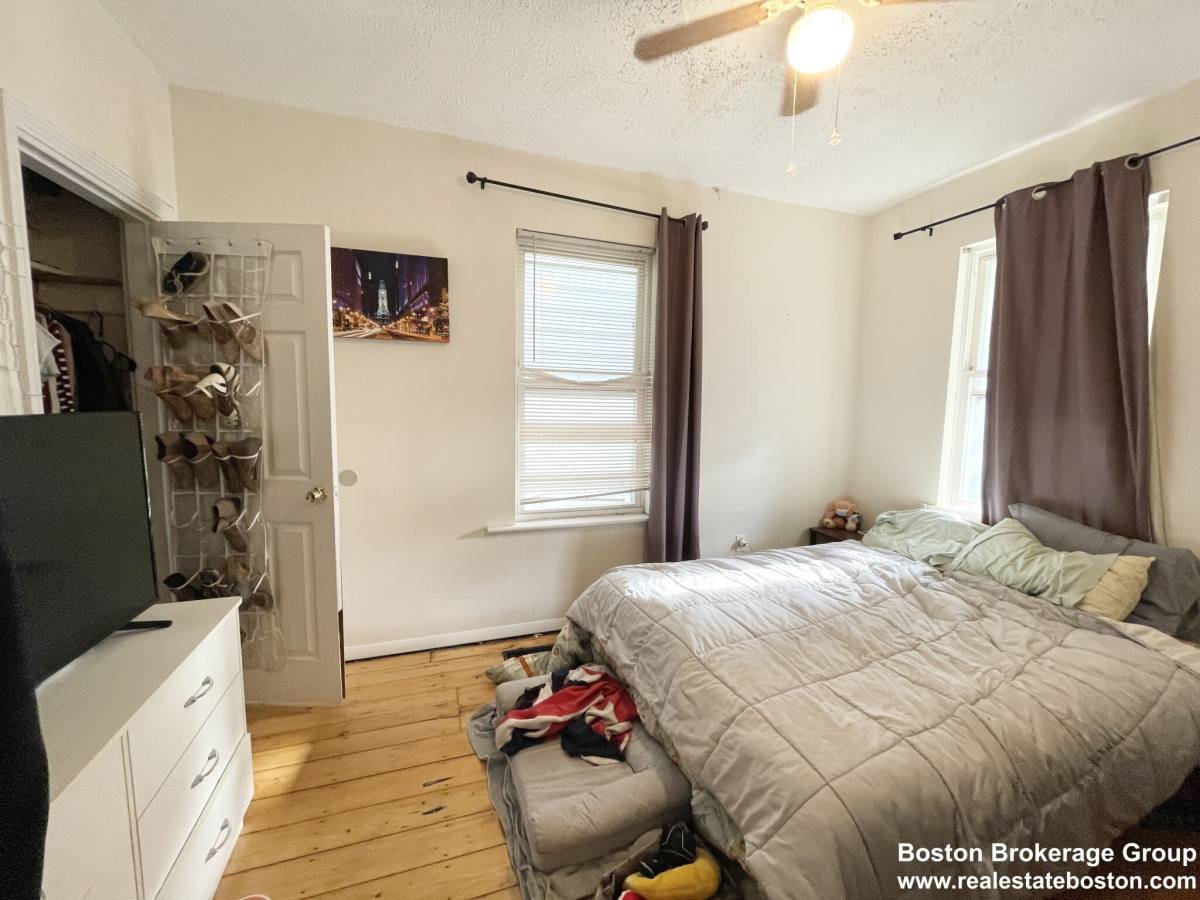 Apartment for rent at 20 Howell St #1, Dorchester, MA 02125