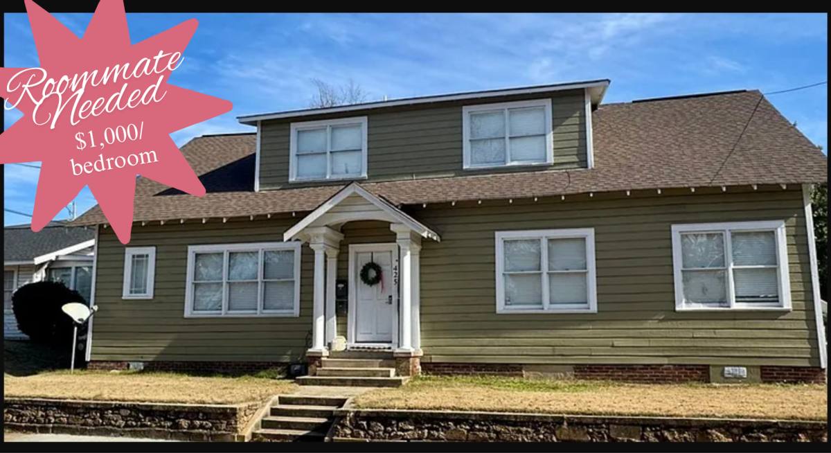 Apartment for rent at 425 Caplewood Dr, Tuscaloosa, AL 35401
