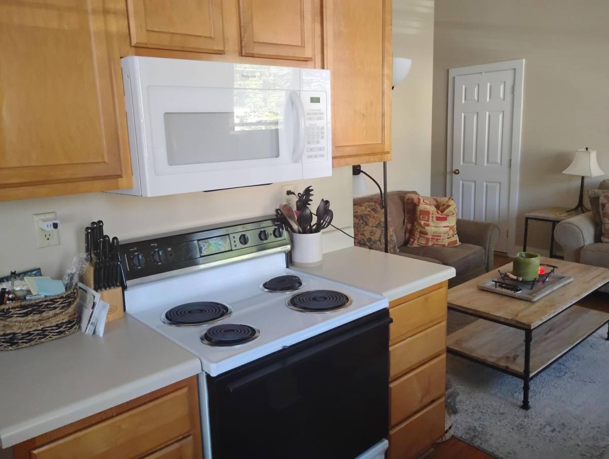 Apartment for rent at 425 Caplewood Dr, Tuscaloosa, AL 35401