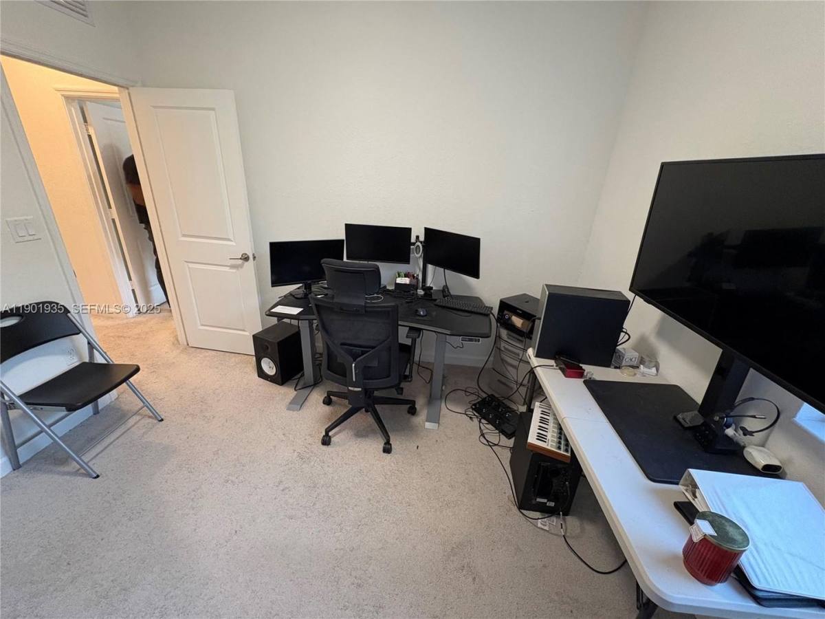Townhouse for rent at 1020 SE 26th Terrace, Homestead, FL 33035