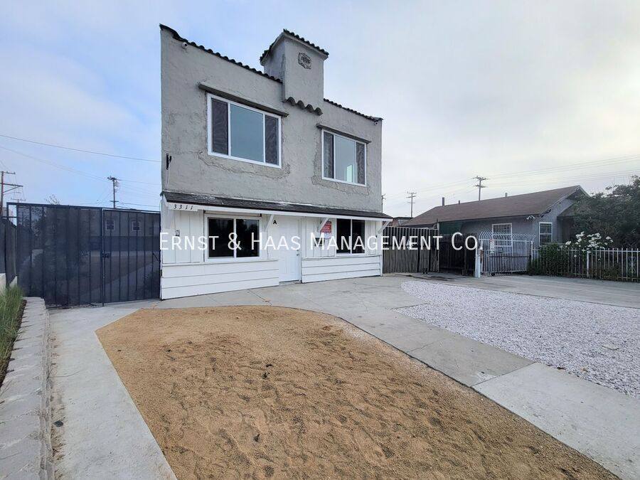 Apartment for rent at 3311 B Platt Ave, Lynwood, CA 90262