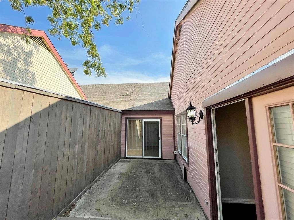 Apartment for rent at 3147 Royal Gable Dr, Dallas, TX 75229