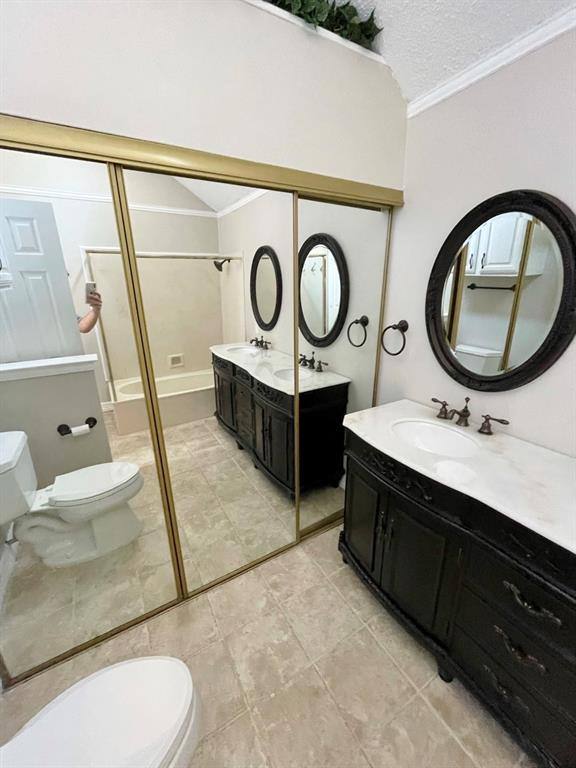 Apartment for rent at 3147 Royal Gable Dr, Dallas, TX 75229