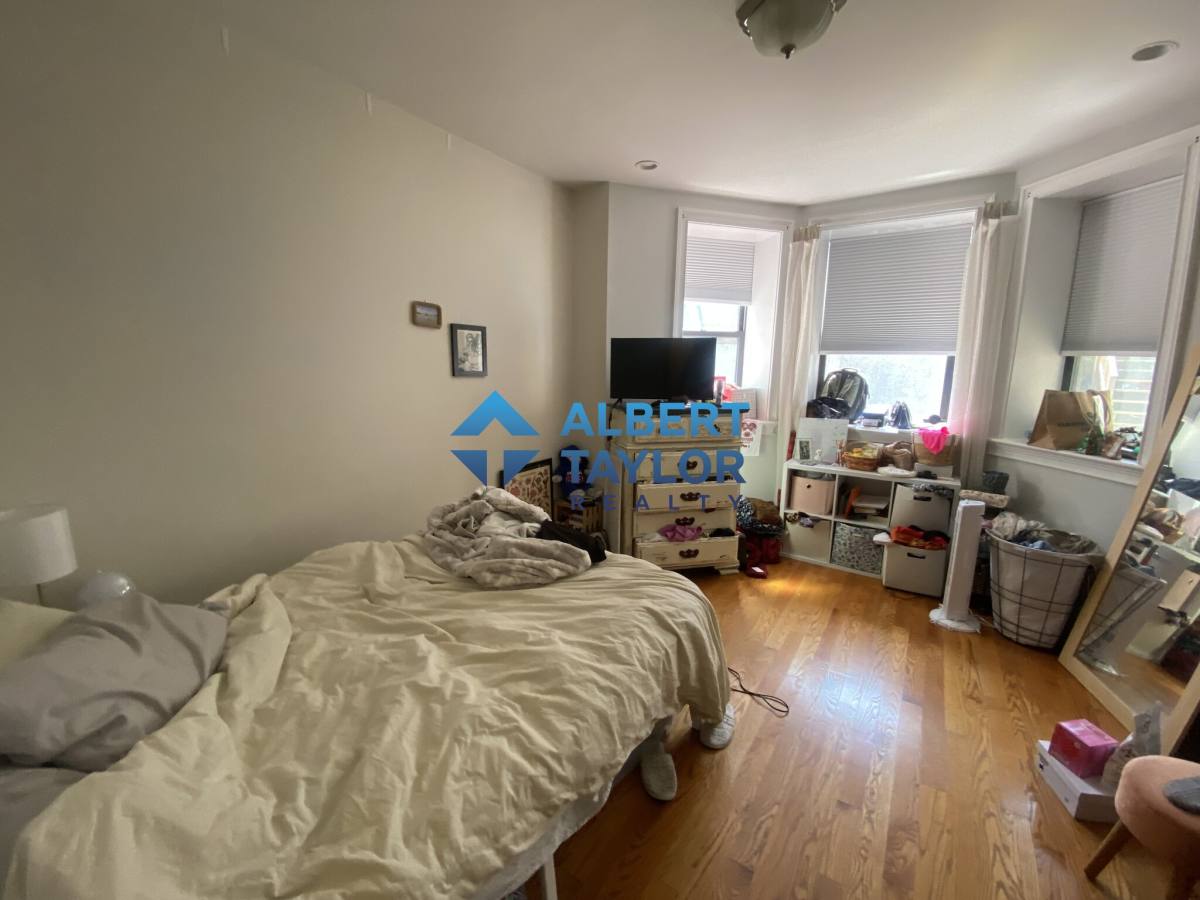 Apartment for rent at 1089 Beacon St #1, Brookline, MA 02446