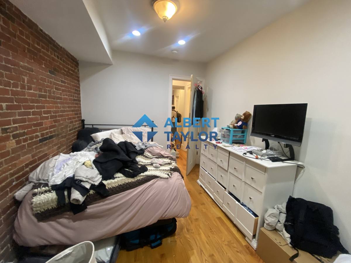 Apartment for rent at 1089 Beacon St #1, Brookline, MA 02446