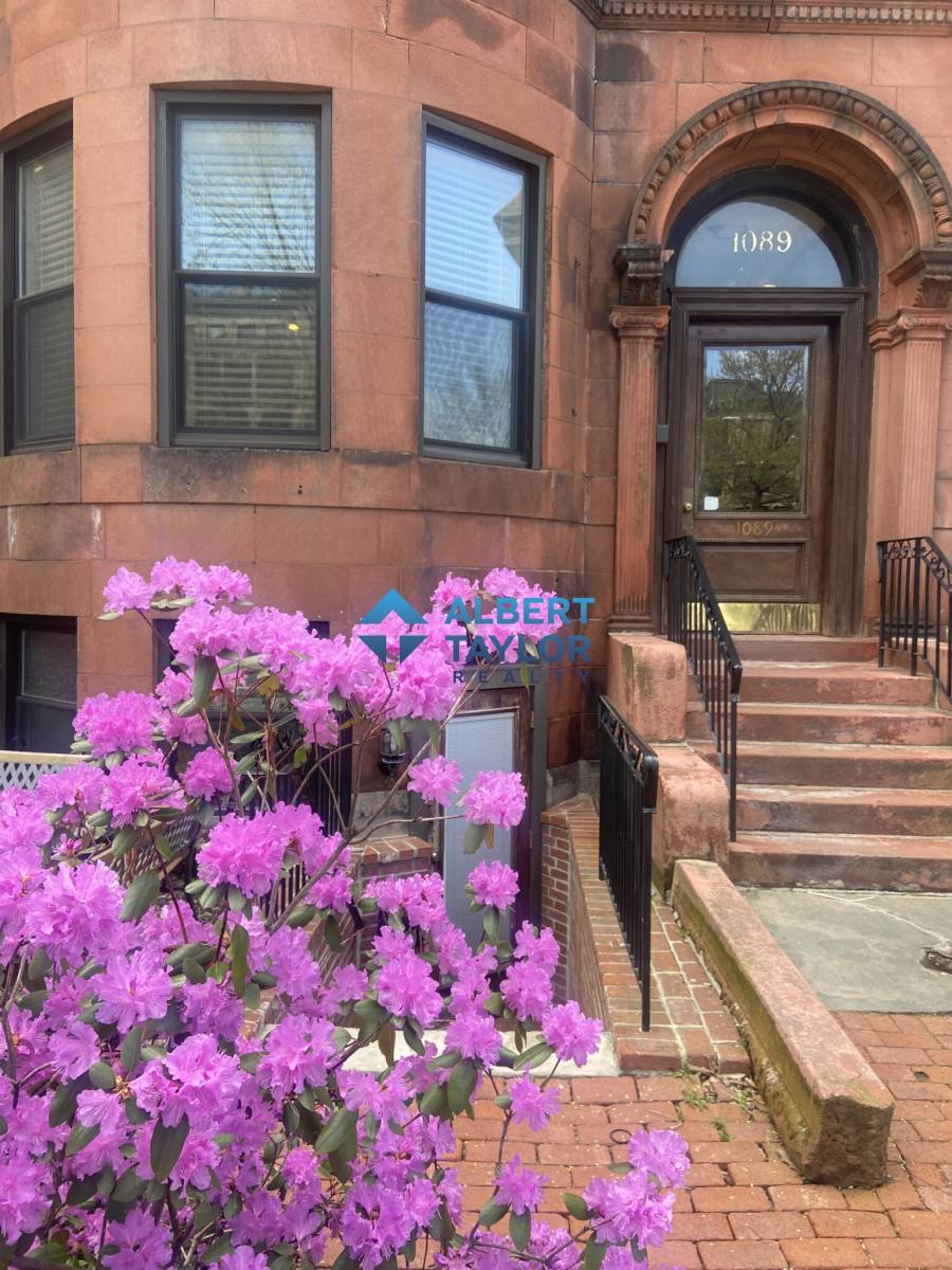 Apartment for rent at 1089 Beacon St #1, Brookline, MA 02446
