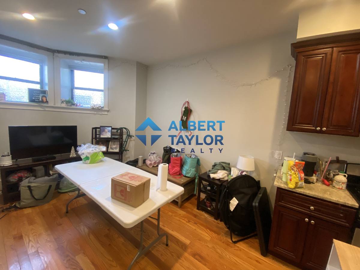 Apartment for rent at 1089 Beacon St #1, Brookline, MA 02446